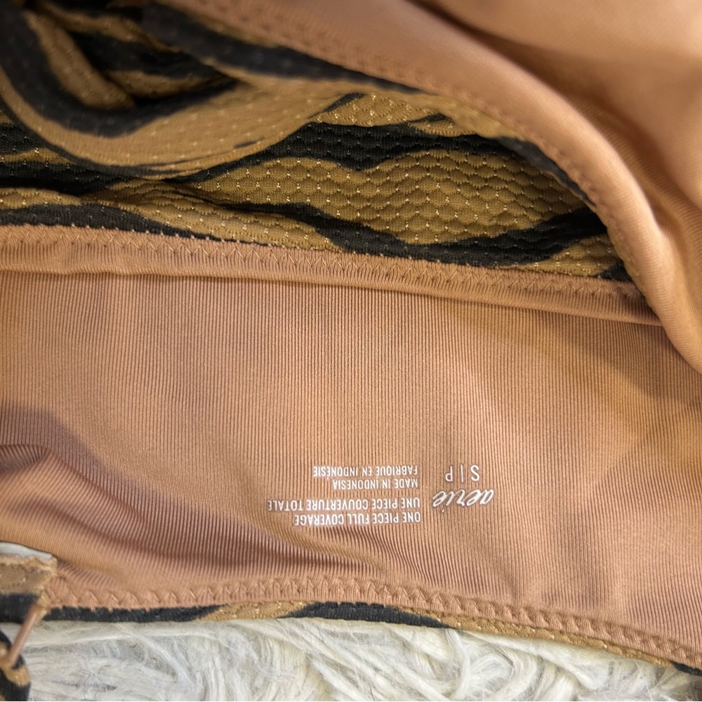 ◾️Aerie Pique Zebra Animal Print Wrap One Piece Swimsuit - Picture 5 of 11